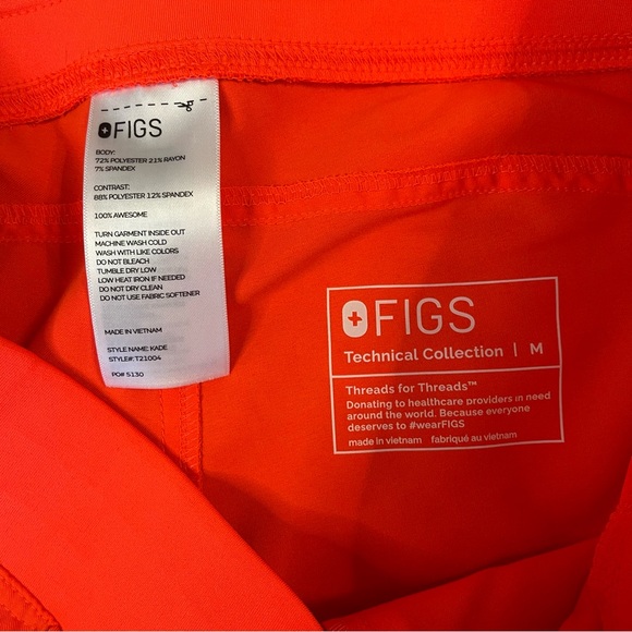 FIGS Scrub Set Fiery Coral Kade Cargo Pants Medium Catarina One Pocket Top Large - Picture 4 of 8